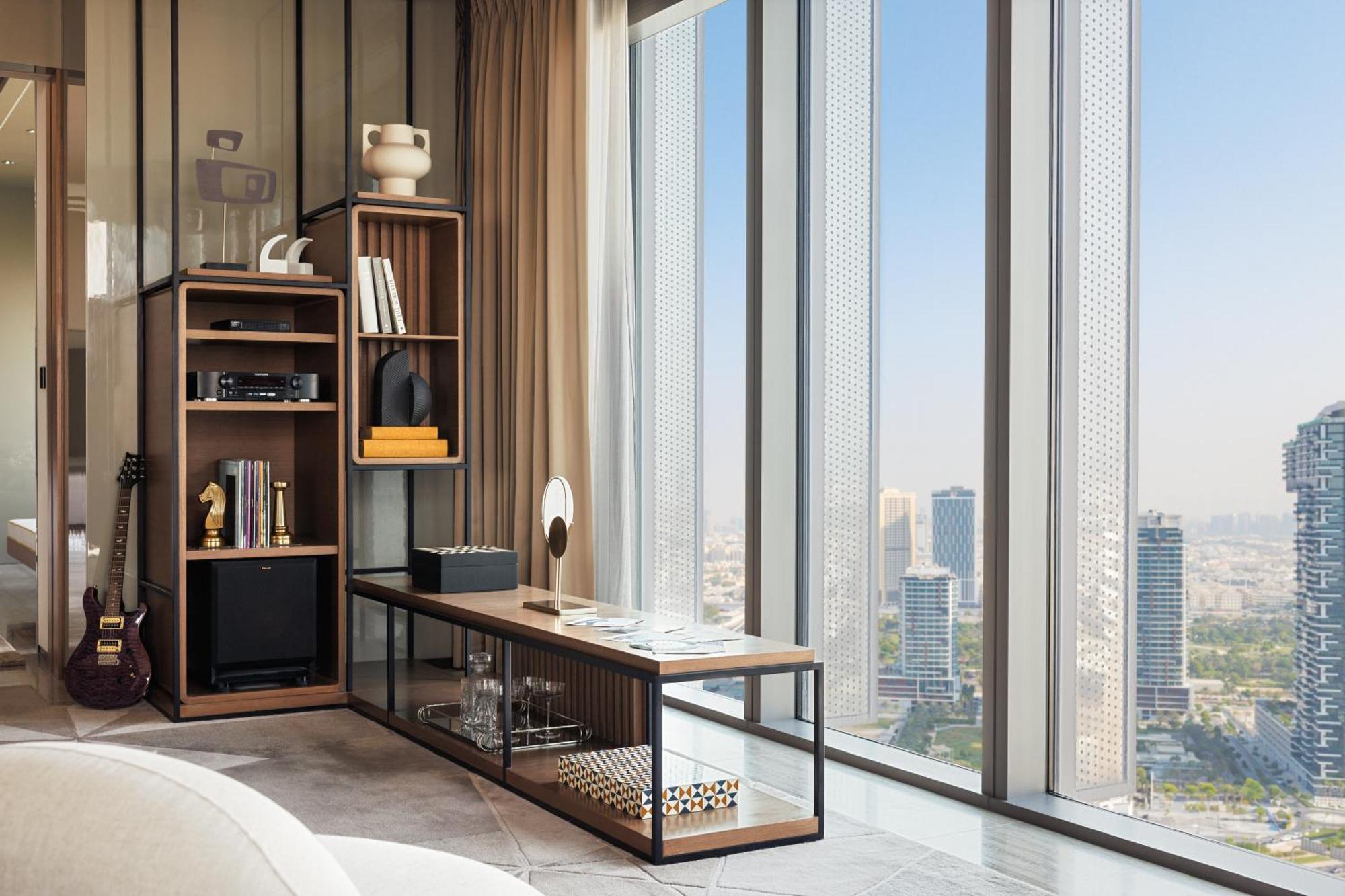 One&Only One Za'Abeel Hotel Dubai Bagian luar foto A view of the city from a bedroom